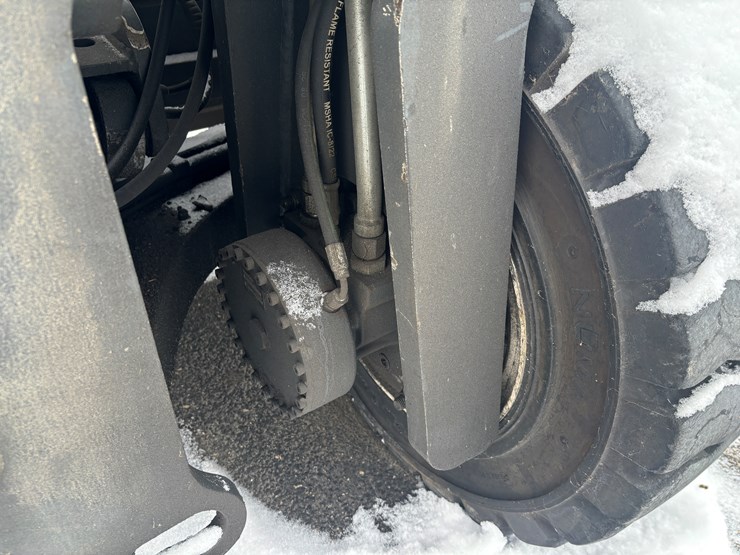 #1869-•-2012-combilift-cl-8011-multi-directional-forklift-image-62