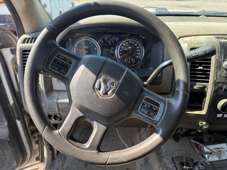 #2047-•-2012-ram-5500-heavy-duty-4x4-service-truck-image-49