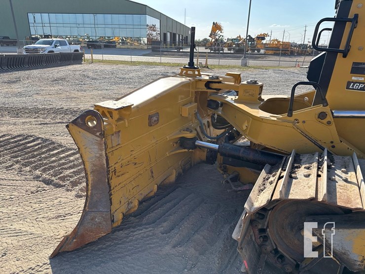 2019-caterpillar-d6-xe-lgp-image-10
