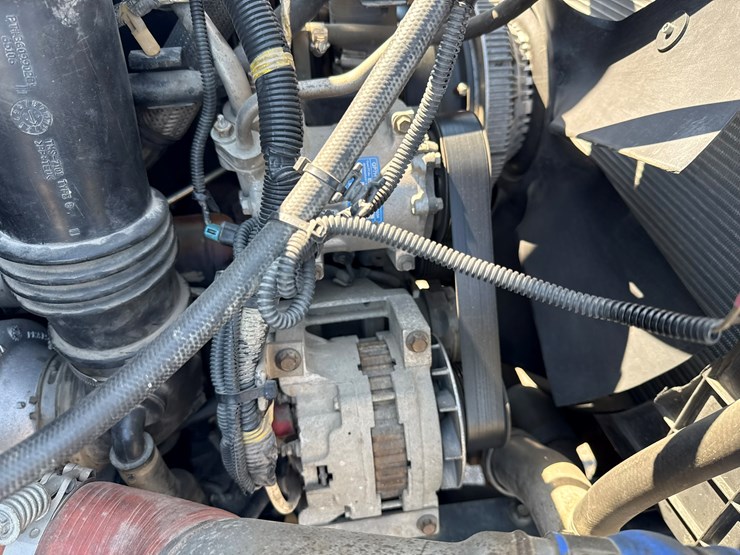 2010-international-7400-image-20