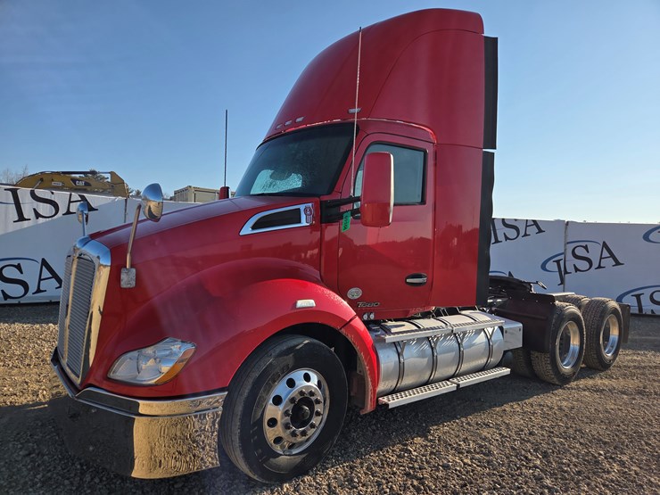 2015-kenworth-t680-image-1