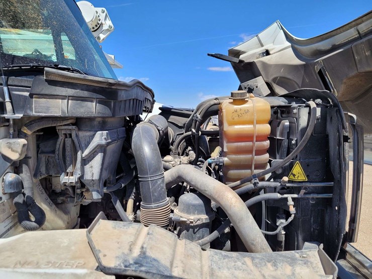 2012-international-7400-image-31