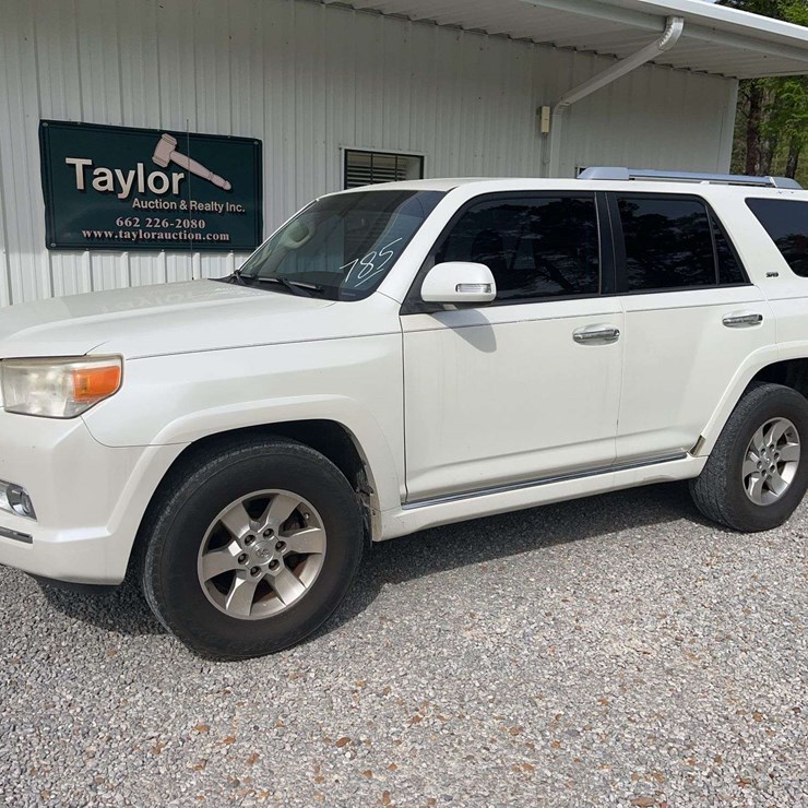 2013 TOYOTA 4 RUNNER