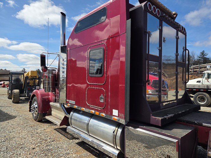 2006-kenworth-w900-image-23