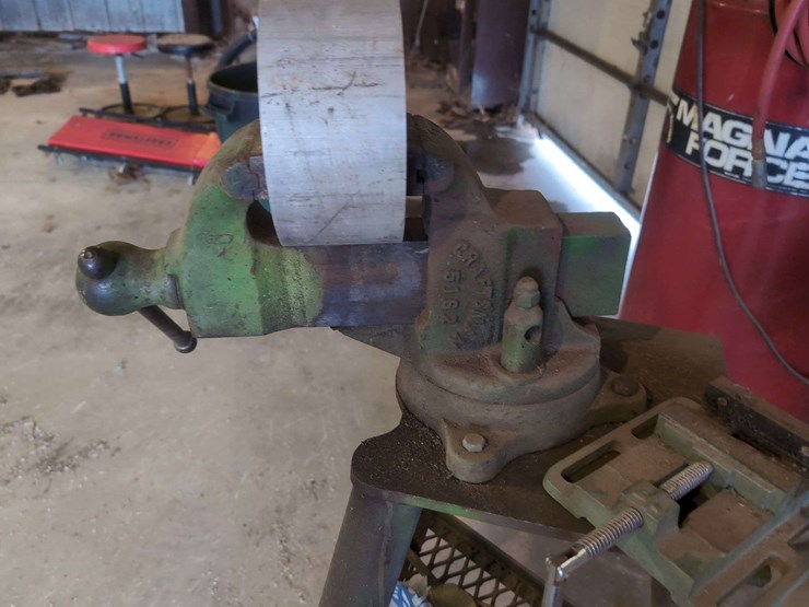 craftsman-5162-bench-vise-with-stand-image-4