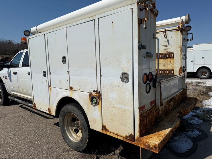 #1065-•-2013-ram-5500-heavy-duty-service-truck-image-12