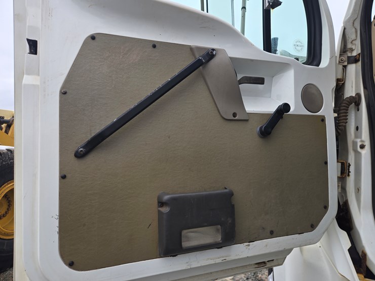 2006-caterpillar-c15-image-68