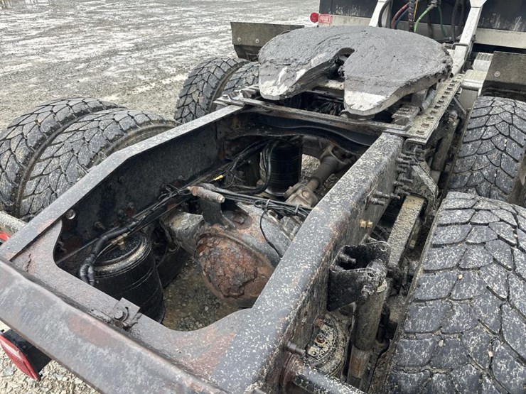 2009-massey-ferguson-8-image-19