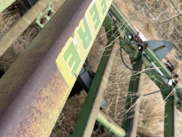 john-deere-230-image-7