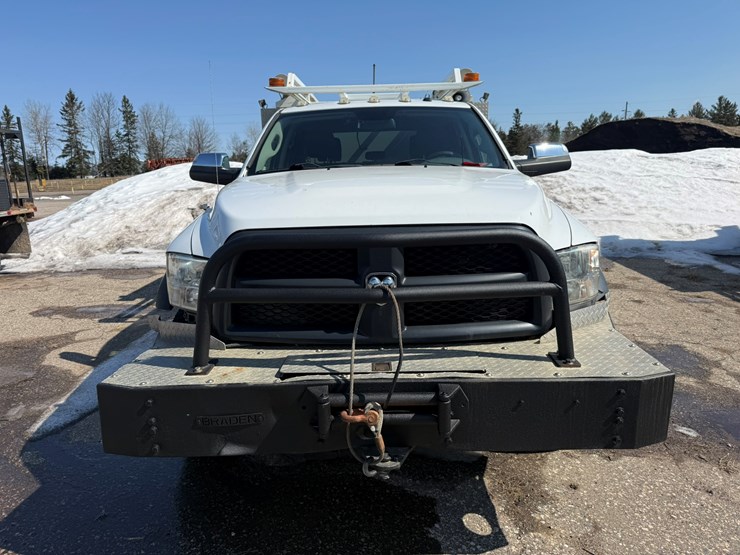 #2049-•-2015-ram-5500-heavy-duty-service-truck-image-8