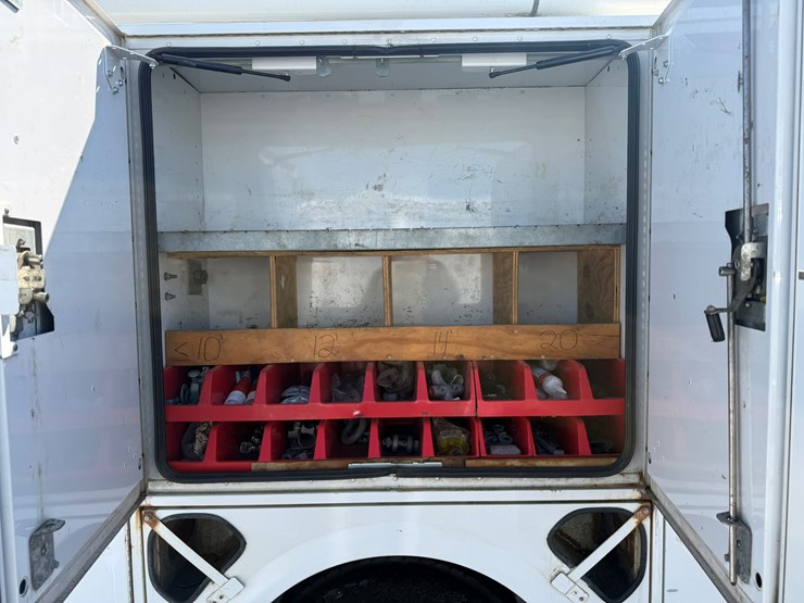 #1061-•-2016-ram-5500-heavy-duty-service-truck-image-16