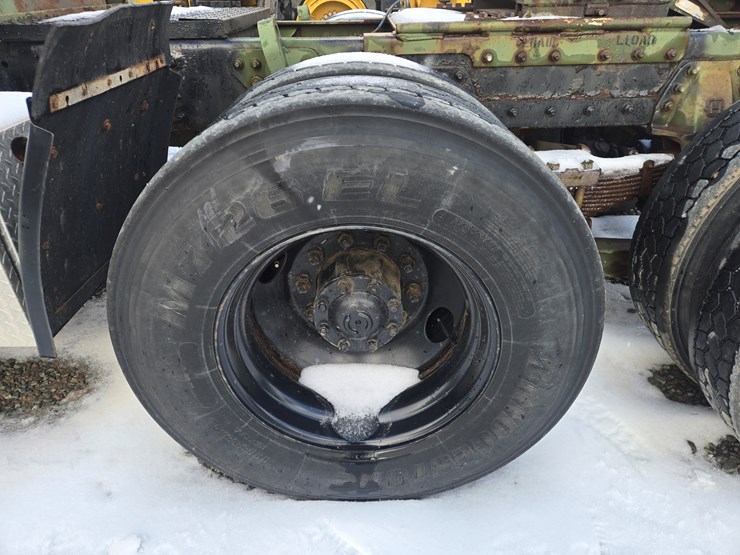 1992-massey-ferguson-8-image-88