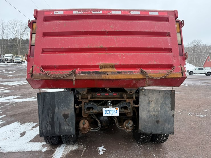 #1052-•-2007-international-7600sfa-tri-axle-dump-truck-image-4