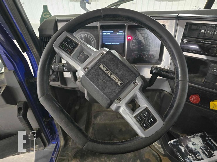 2020-mack-anthem-62t-image-10