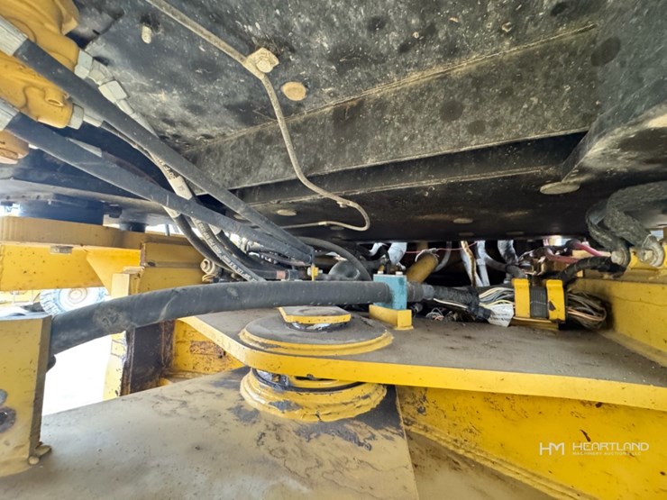 2012-caterpillar-966k-image-16