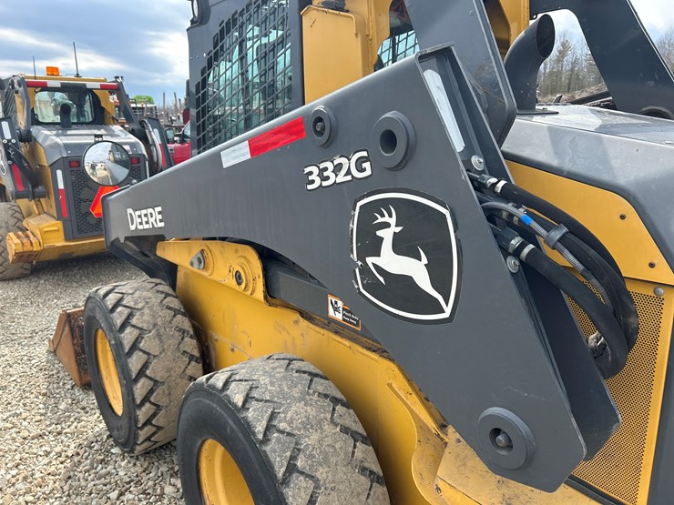 2020-deere-332g-image-21