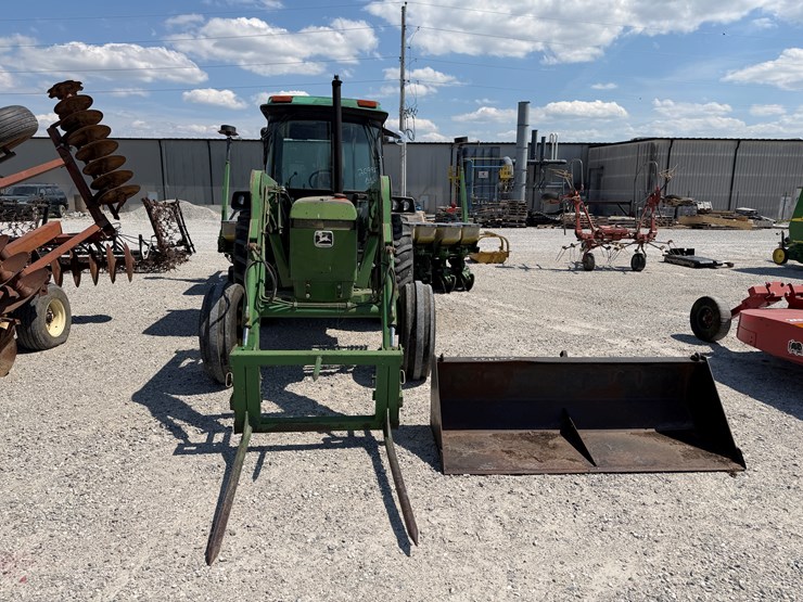 1984-john-deere-2550-image-2