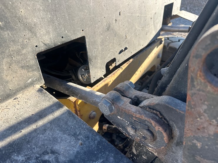 massey-ferguson-8-image-22