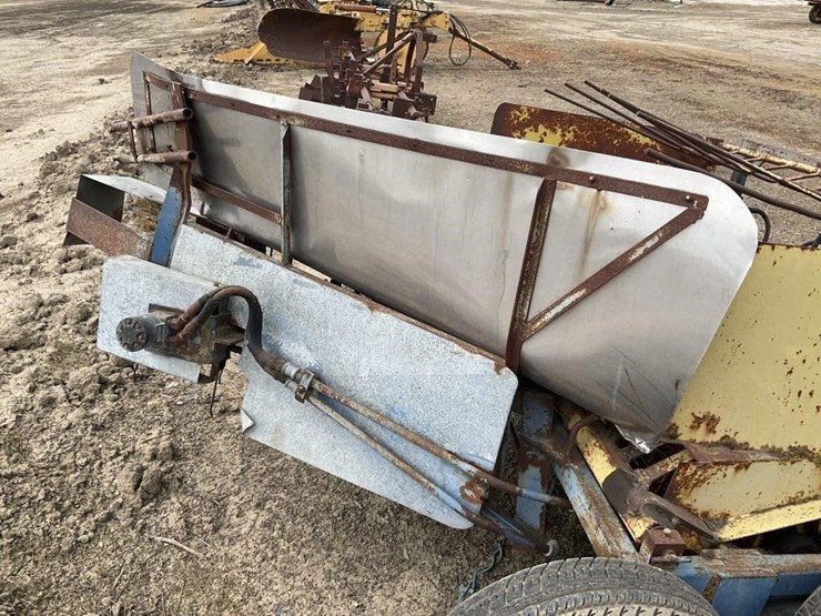 new-holland-5'-pull-hyd.-hay-turner-image-11