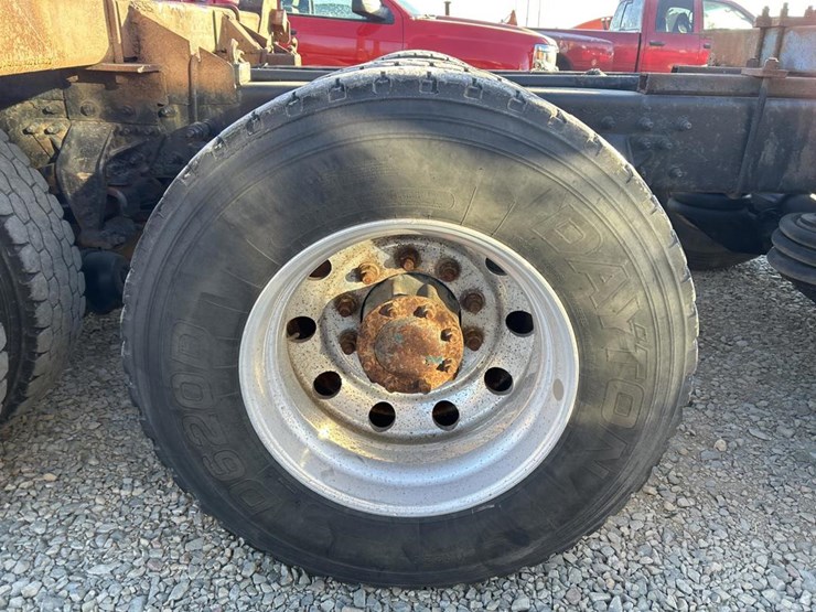 2001-mack-ch613-image-99