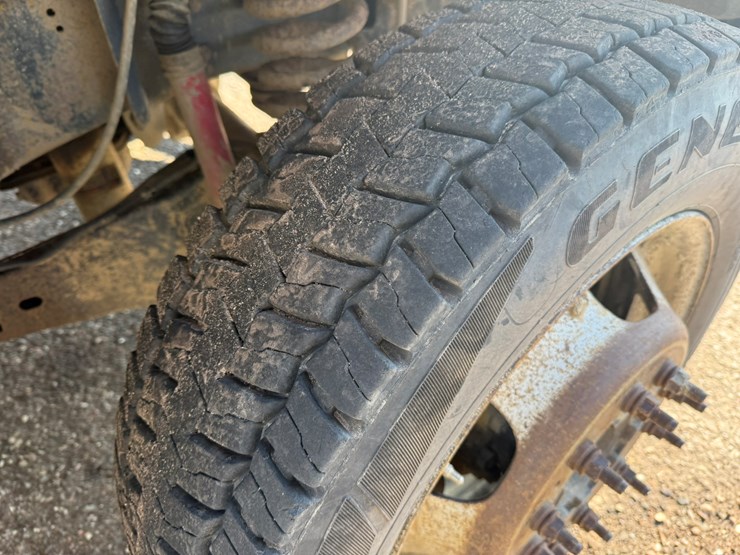 2012-ford-f550-xl-image-46