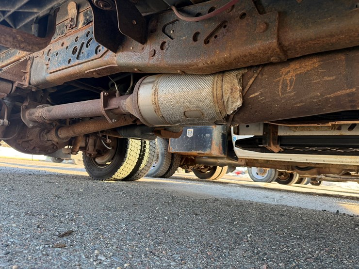 2012-ford-f550-xl-image-37