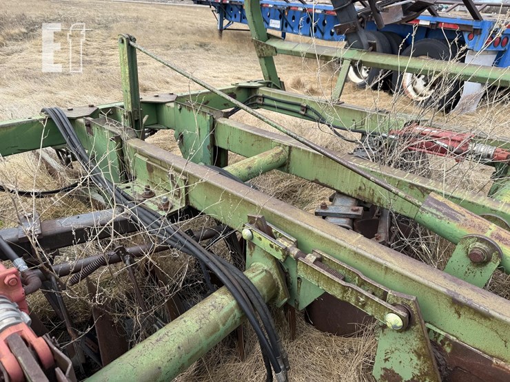 john-deere-230-image-16