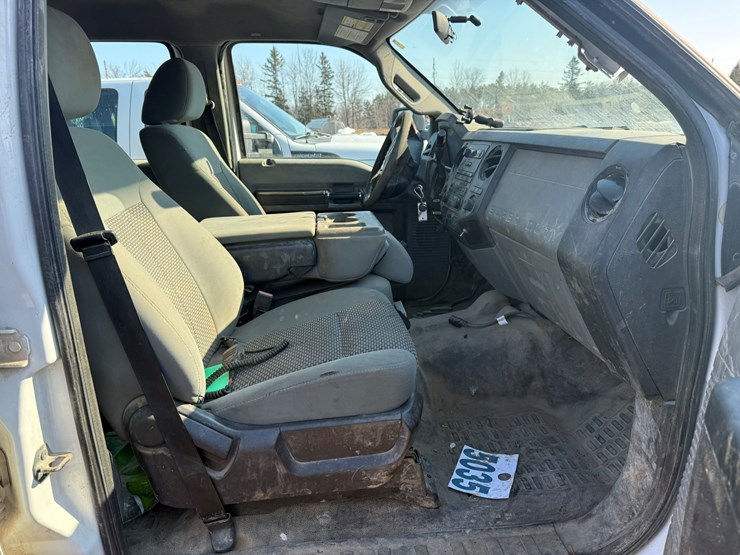 2012-ford-f550-xl-image-42