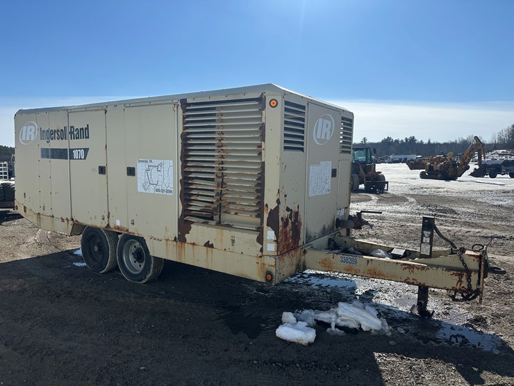 #60115-•-ingersoll-rand-1070-towable-air-compressor-image-7
