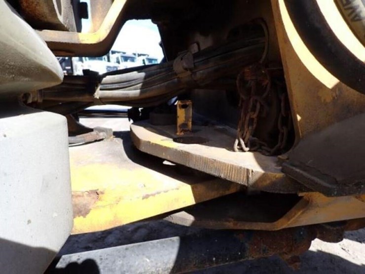 2011-deere-304j-image-48