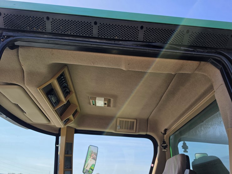 2006-john-deere-9560-sts-image-7