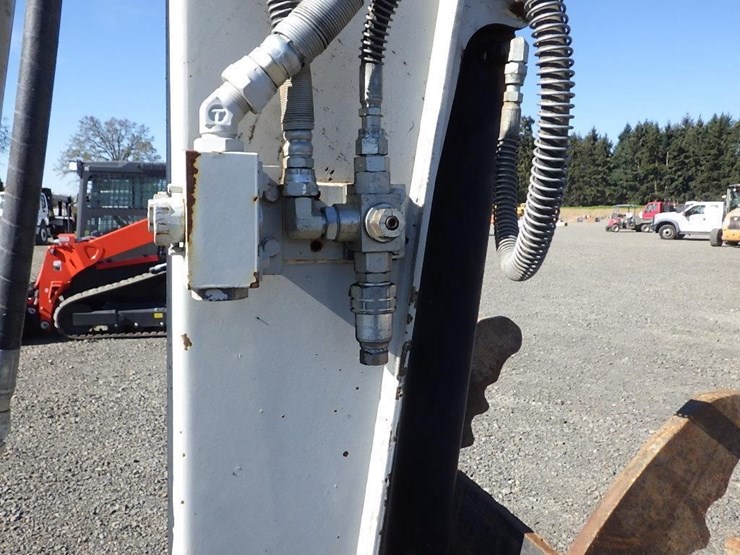 takeuchi-tb260-image-17