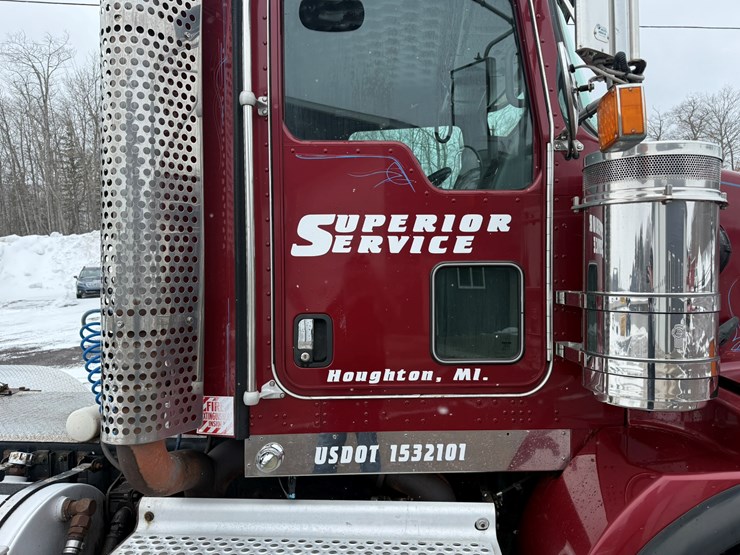 2011-kenworth-t800-image-31