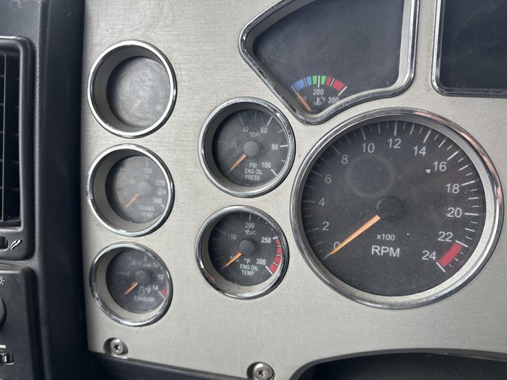 2009-massey-ferguson-8-image-27