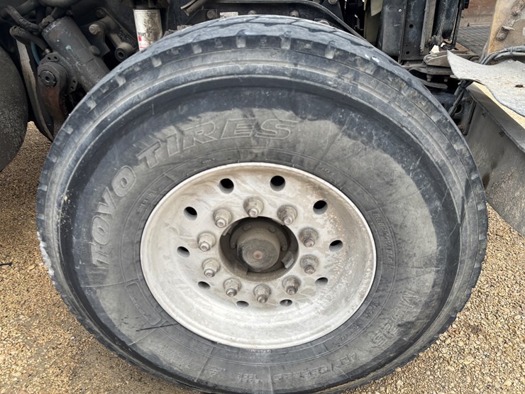 2004-kenworth-w900-image-94