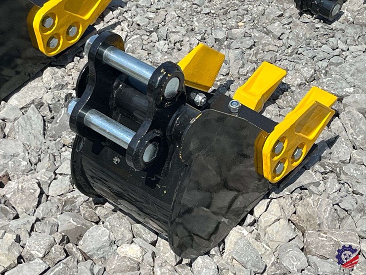 unused-2026-ce-8"-toothed-bucket-image-5