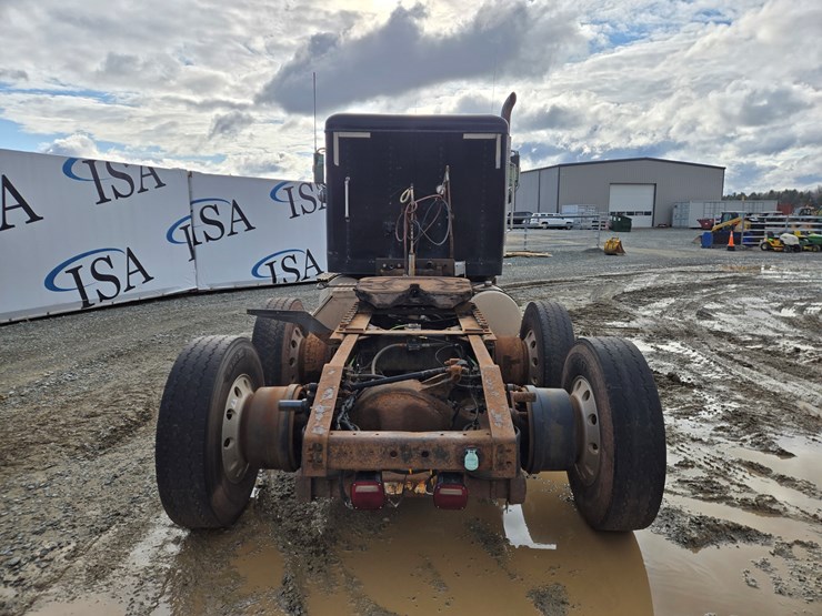 2014-massey-ferguson-8-image-4