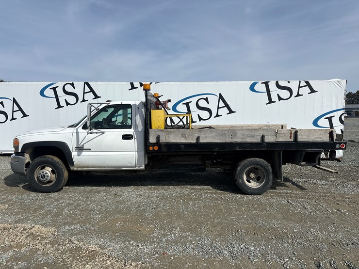 2005-gmc-3500-image-2