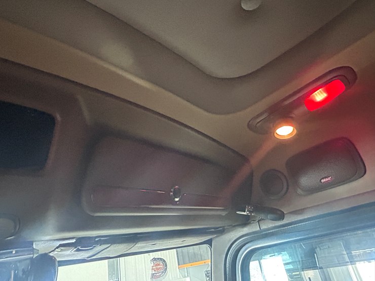 2007-peterbilt-379-image-52