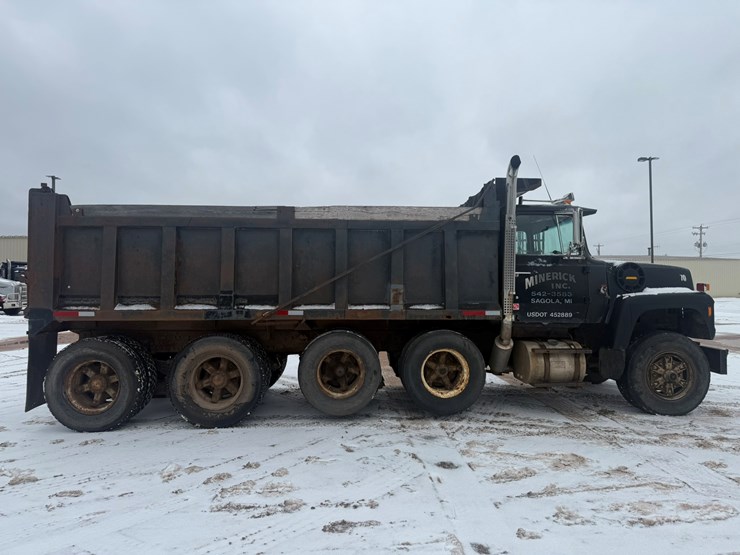 #1113-•-1990-ford-quad-axle-dump-truck-image-6