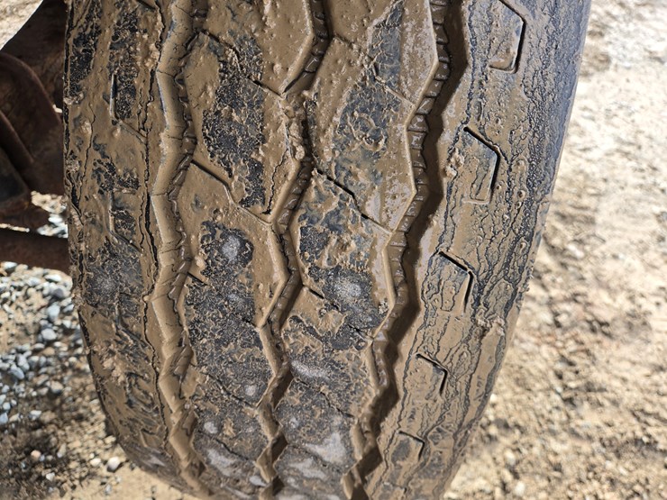 2014-massey-ferguson-8-image-64