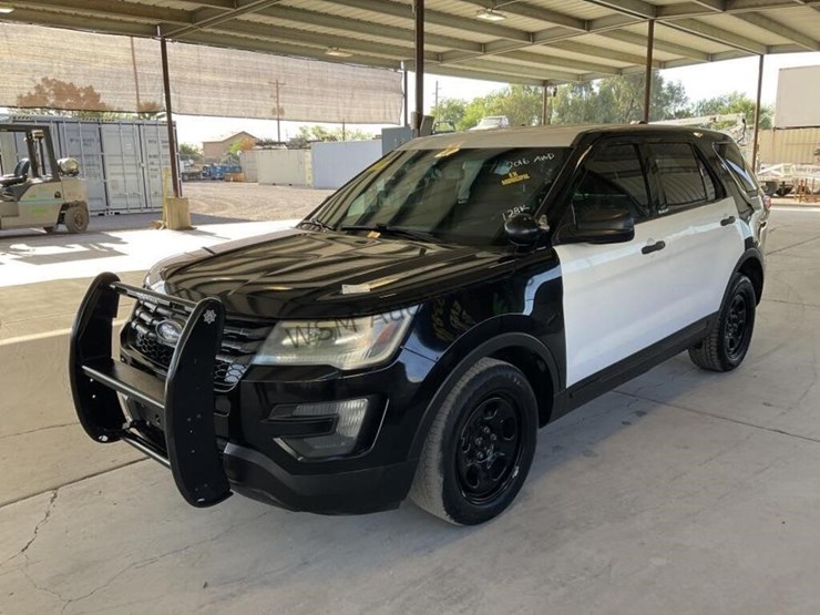 2016-ford-explorer-image-4