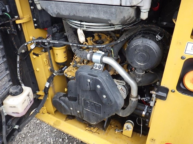 2020-caterpillar-226d3-image-9