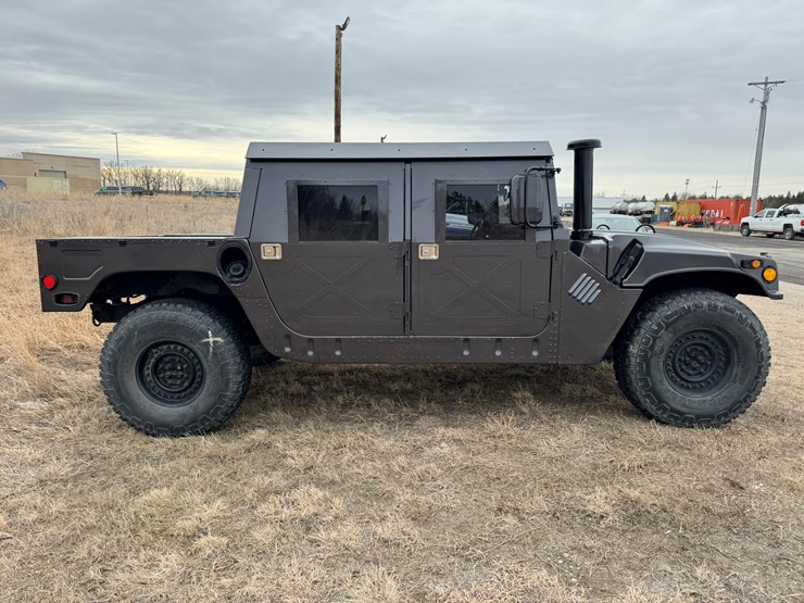#2246-•-2001-american-general-4x4-hummer-image-6