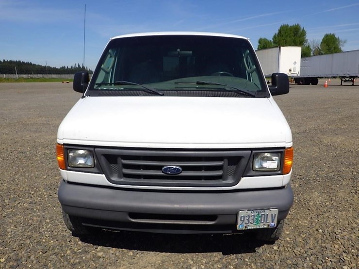 2007-ford-cargo-image-2