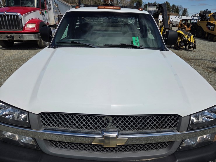 2003-chevrolet-3500-image-13