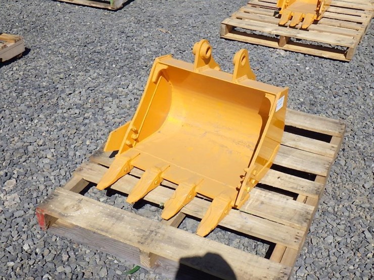 caterpillar-303-image-1