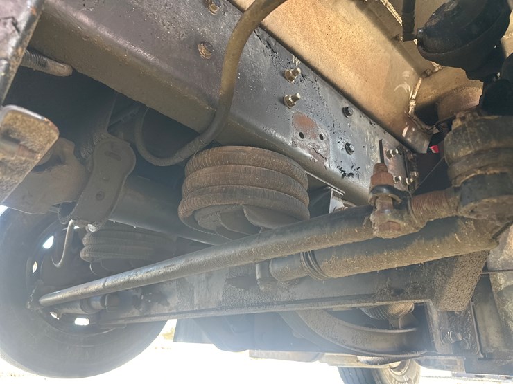 2012-international-7600-image-58