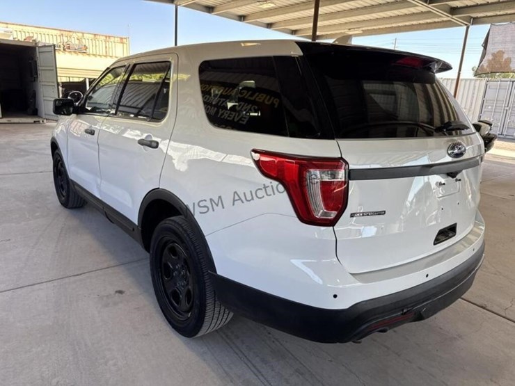 2017-ford-explorer-image-5