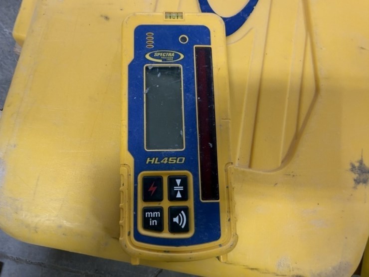 spectra-precision-ll300n-laser-level-image-9